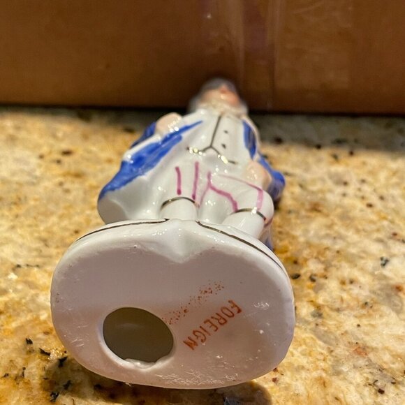 Vintage Japan Porcelain Victorian Figurine Man Blue Coat - Picture 6 of 7